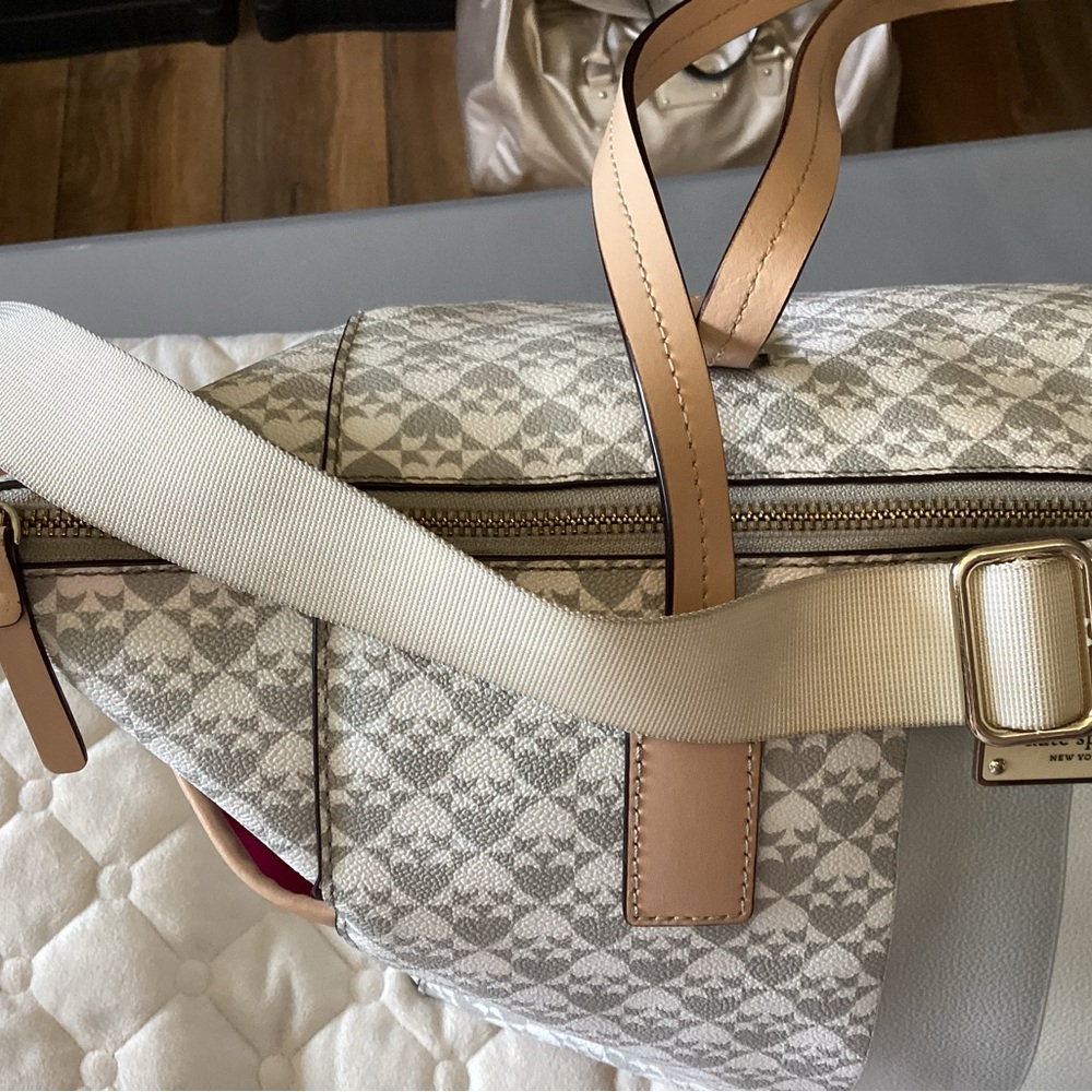 Kate Spade RARE EUC Classic Noel Print weekender tote bag with adjustable strap - Picture 11 of 16